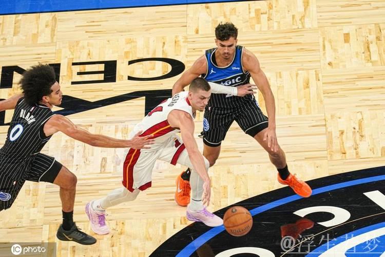 贝恩37分鲍威尔21+7 魔术击败热火晋级NBA杯四强 贝恩37分鲍威尔21+7 魔术击败热火晋级NBA杯四强