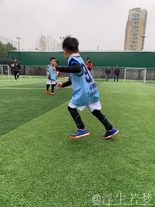 桑德:钟爱观赏孩子们踢球的外籍教练 桑德:钟爱观赏孩子们踢球的外籍教练