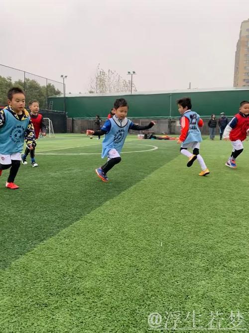 桑德:钟爱观赏孩子们踢球的外籍教练 桑德:钟爱观赏孩子们踢球的外籍教练